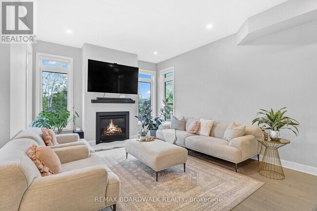 Photo - 232 Bristol Cres