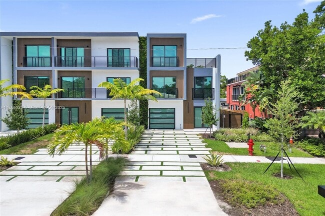 Photo - 1825 NE 26th Ave