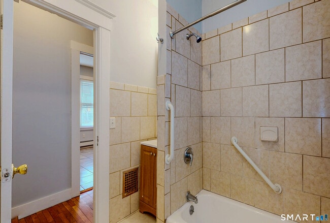 Photo - 51 Mead St