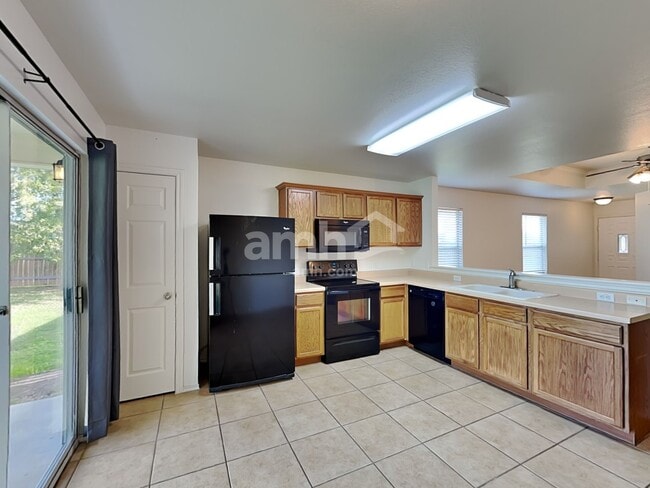 Photo - 100 Meadow Lark Ln