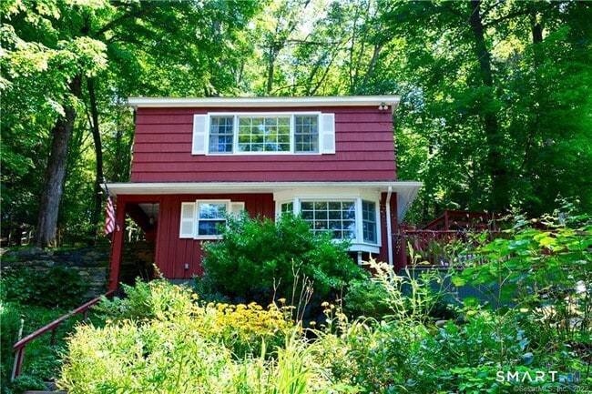 Photo - 67 Lake Lillinonah Rd N