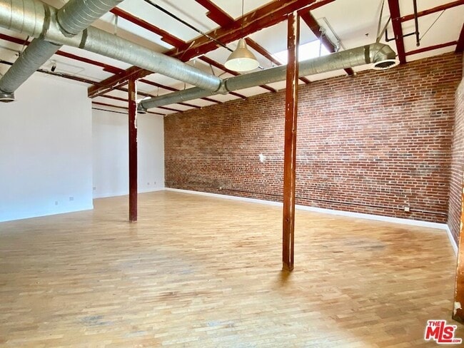 Photo - 726 S Santa Fe Ave