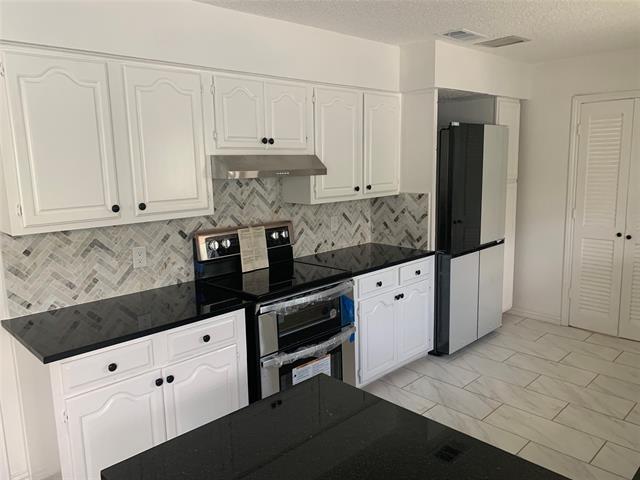 Photo - 1520 Parkside Dr