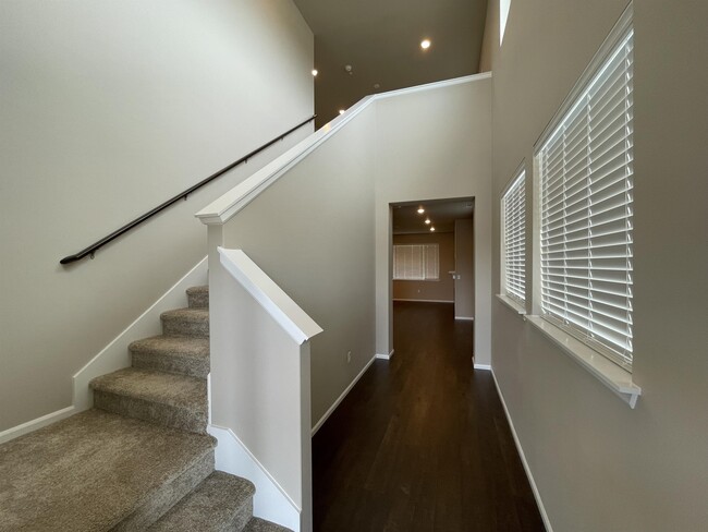 Photo - 913 Timberline Ave