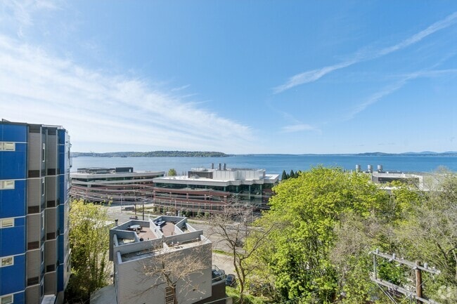 Building Photo - 500 5th Avenue West Unit 604 Rental