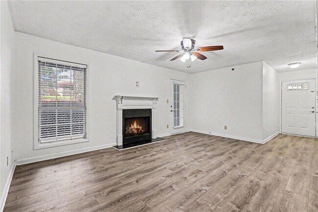 Photo - 3960 Riverlook Pkwy SE Unit 203