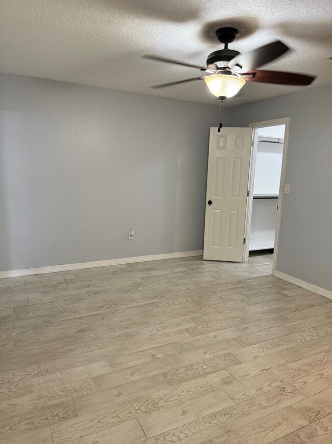 Photo - 1077 Fernlea Dr