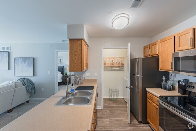 2BR, 2BA - 1,144SF - Kitchen