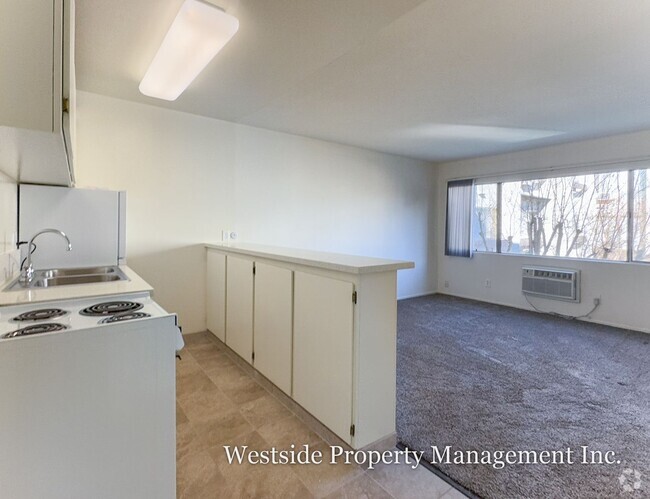 Building Photo - Controlled Access Complex | Prime North Ho... Unit 208 Rental