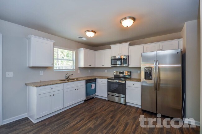 Photo - 35 Ascott Trace