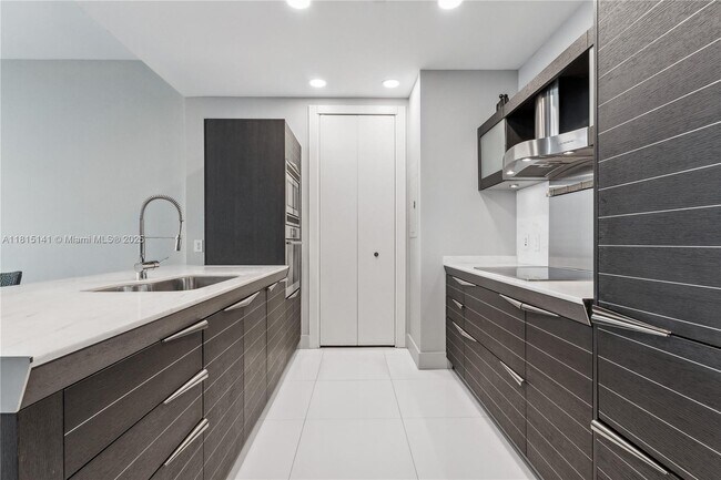 Photo - 200 Biscayne Blvd Way Unit 4912