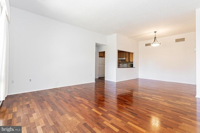 Building Photo - 1 Markham Rd Unit 2F