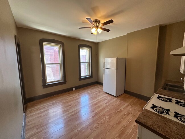 Photo - 208 S 12th St Unidad 208 1/2 S. 12th St.