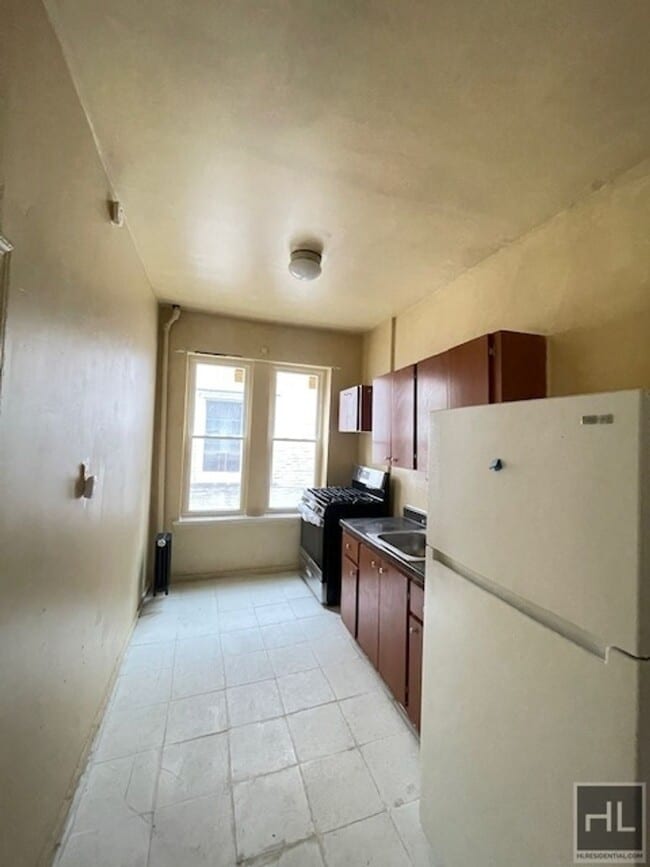 Photo - 888 Belmont Ave Unidad 2