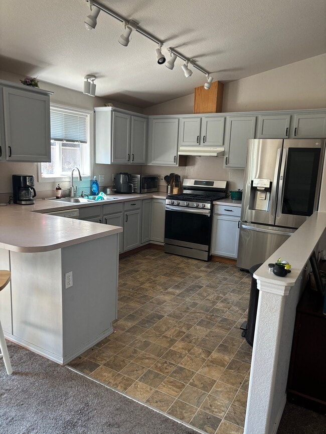 4309 Montclair Dr SE