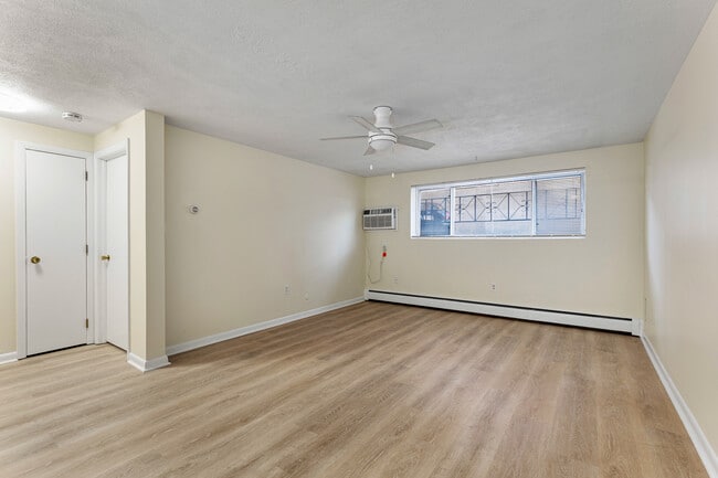 Photo - 354 Market St Unit 4