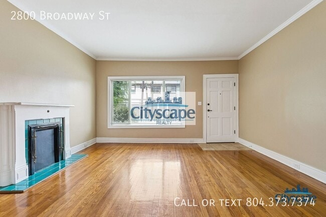 2800 Broadway St