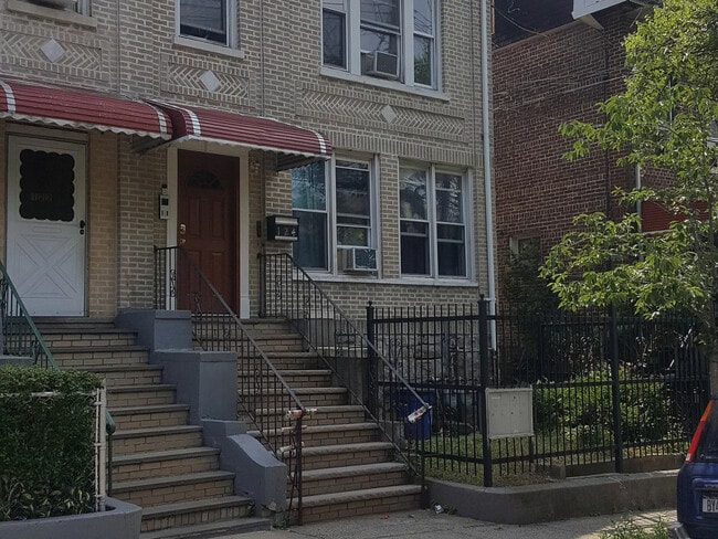 Photo - 124 W 179th St