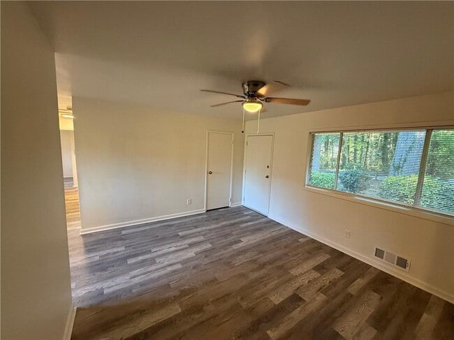 Photo - 1159 Tamarack Trail