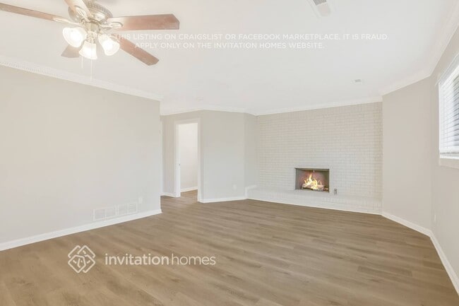 Photo - 6043 Wandering Way NW