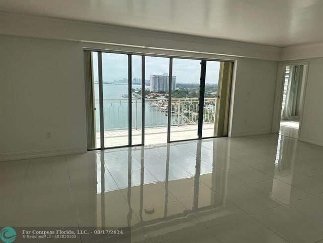 Photo - 11111 Biscayne Blvd