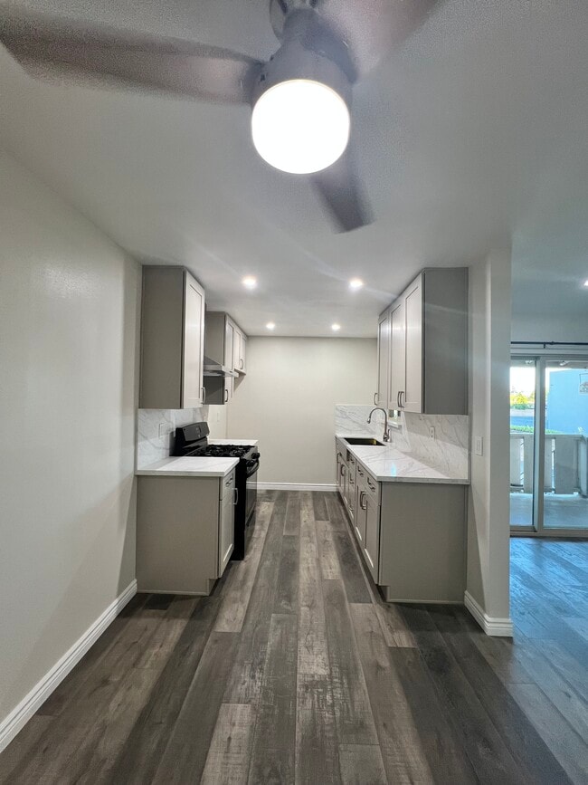 Photo - 10730 Droxford St