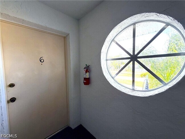 7050 Nantucket Cir Unit 6