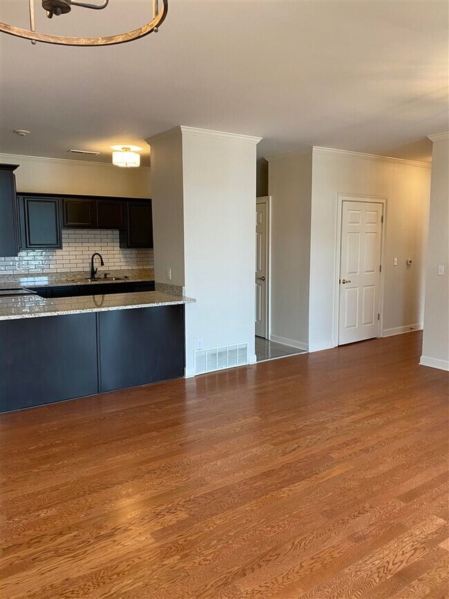 Photo - 113 Harbor Town Square