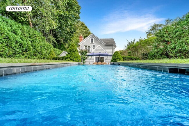 Photo - 255 N Main St