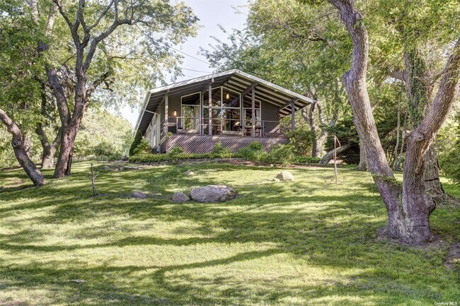 Photo - 1620 Aquaview Ave