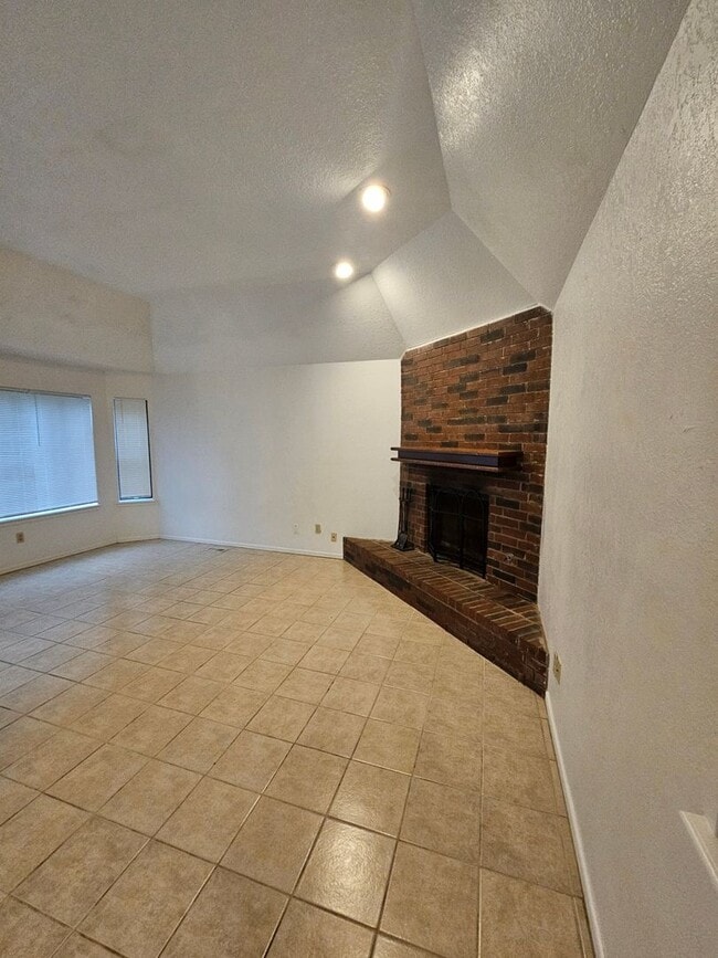 Photo - PRELEASING for July 2026! (3) Bed+Converte...