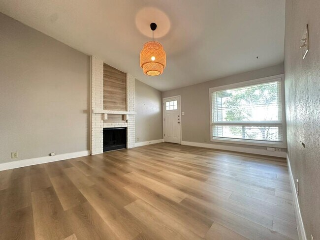 Building Photo - 6713 West Gate Blvd Unit A