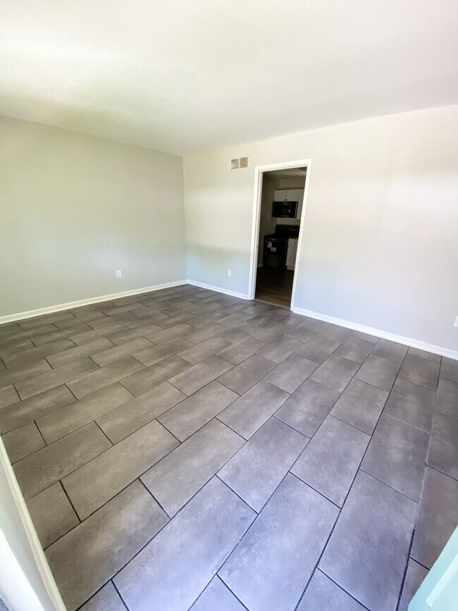 Photo - E 56th