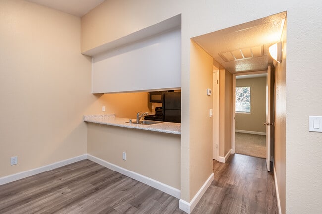 Photo - Donner at Fair Oaks