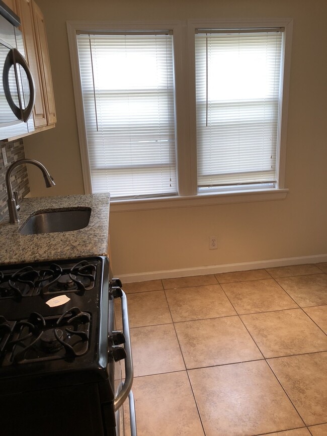 Photo - 64 Cedar Ave Unidad 3