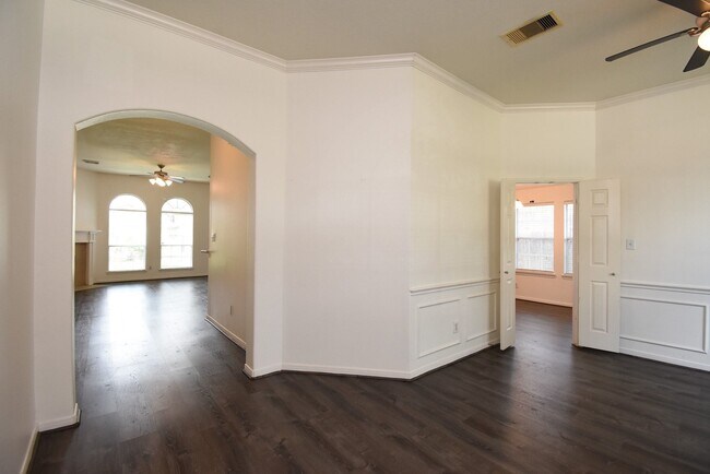 Photo - 128 Long Canyon Ln