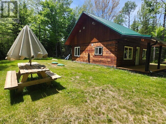 Photo - 3997 Chetwynd Rd