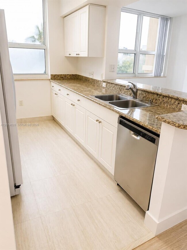 19501 W Country Club Dr Unit 408