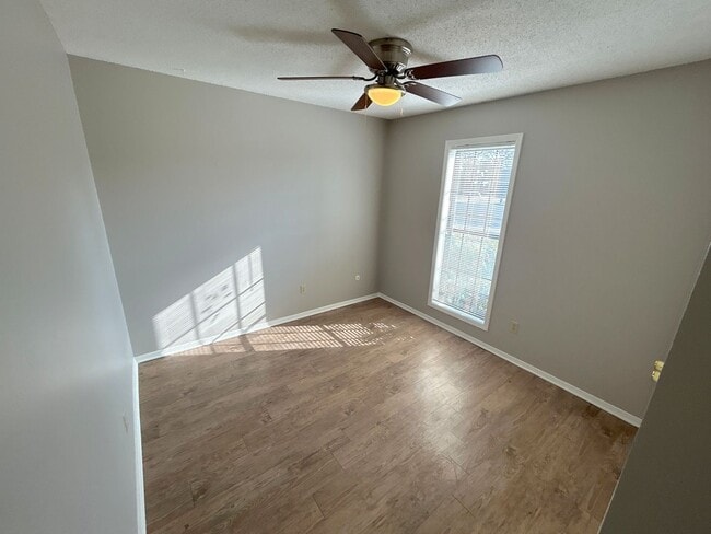 Photo - 7084 Texel Cove