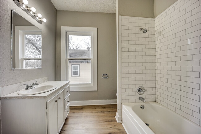 Photo - 1222 N 33rd St