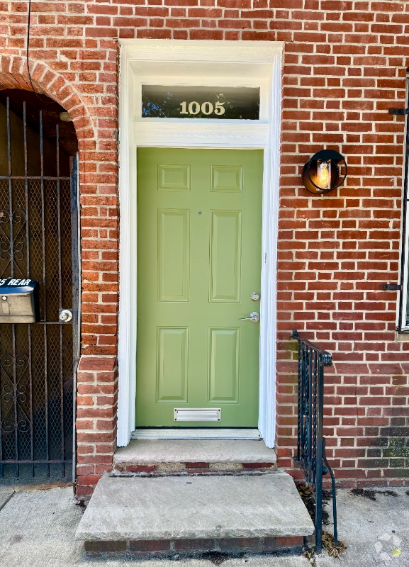 Building Photo - 1005 Frankford Ave Rental