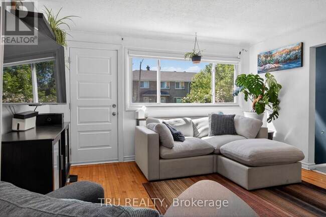 Photo - 1253 Emperor Ave