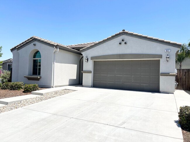 Photo - Stunning 3 bed / 2 bath in Gated Community