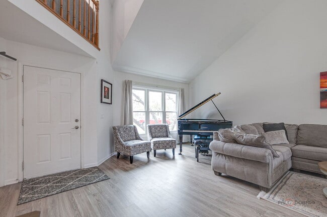 Photo - 212 Willow Pkwy