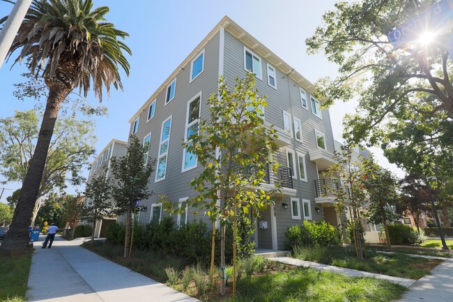 Building Photo - 2688 Orchard Ave Unit 2688 Rental