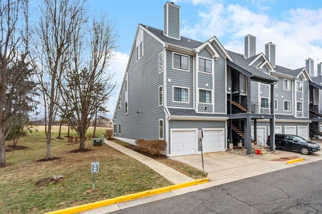 Building Photo - 6008 Mersey Oaks Way Unit 3F