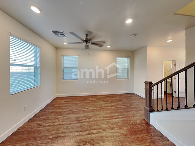 Photo - 1478 Garden Swing Ave