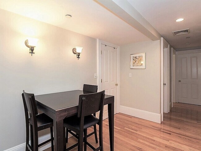 Photo - 81 Saint Botolph St Unidad 1