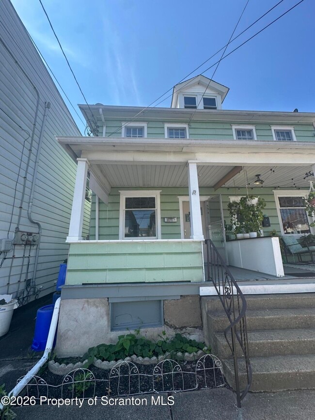Photo - 594 Fellows Ave