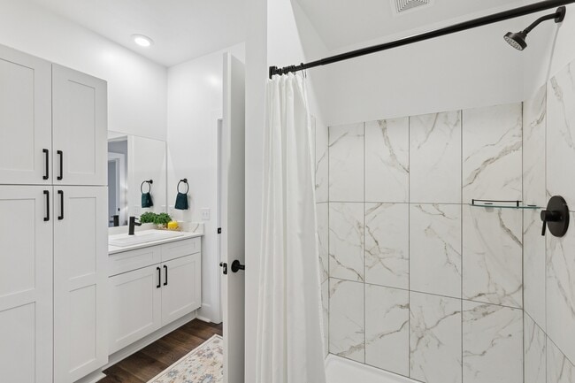 PGCV_AptModelWEB-18 - Pointe Grand Town Center